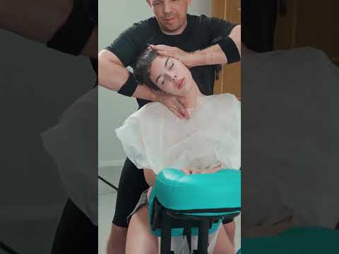 Neck cracking and chair massage for student Lisa #neckcrack