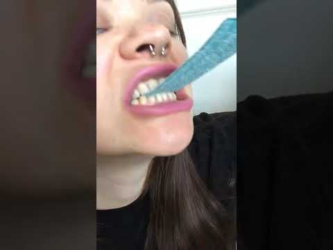 ASMR 💙 BLUE HAIRBO EXTENDED V PT 4 yummy candy sour chew teeth aggressive eat satisfying #shorts