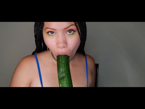 🥒 BIG Cucumber ASMR 🥒
