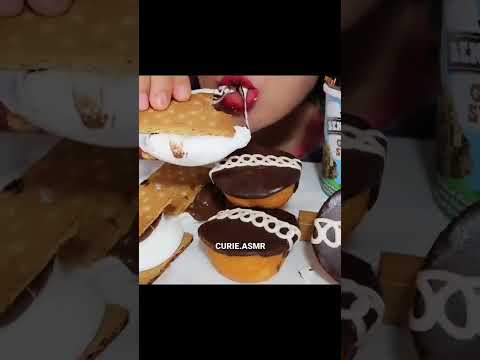 S'mores, Ben &Jerry's Gimme s'more, Limited Edition Cupcake. #shorts #asmr 스모어 먹방