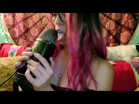 ASMR - Red dress scratching and mic licking 💃😛💋
