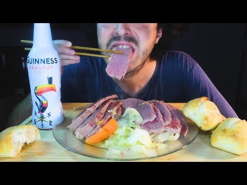 Feasting on Corned Beef and Guinness Beer ! ASMR ( Real Sounds ) 자막 字幕  उपशीर्षक | Nomnomsammieboy
