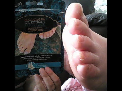 ASMR FOOT MASSAGE WITH OIL TREATMENT ON MUMMY123 RELAXING / FUNNY