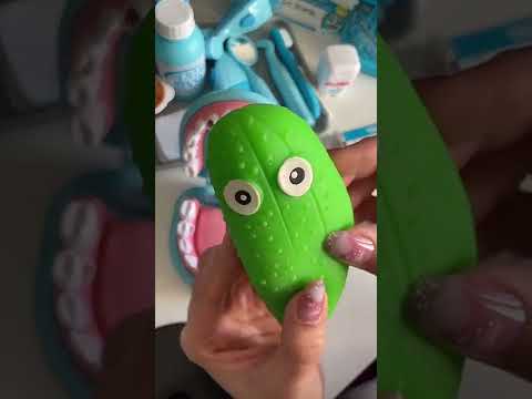 Dentist Livestream (featuring Mrs. Pickle) 🦷✨