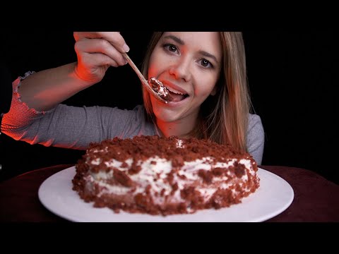 ASMR RED VELVET CAKE 🤤 MUKBANKG + Eure Fragen ( Warum so wenig Videos momentan kommen...)