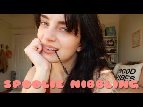 ASMR| Spoolie Nibbling, Mouth Sounds & Relaxing Hand Movements