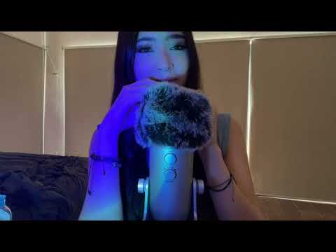 ASMR close whispers + tapping