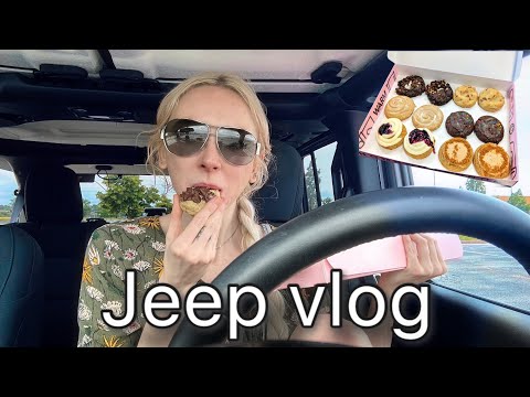 Eating Crumbl Cookies 🍪 Alone In My Jeep 🛻🇺🇸