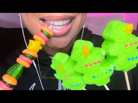 ASMR | Eating Candy in Your 👂🏽 Christmas Edition 🎄 Part 1