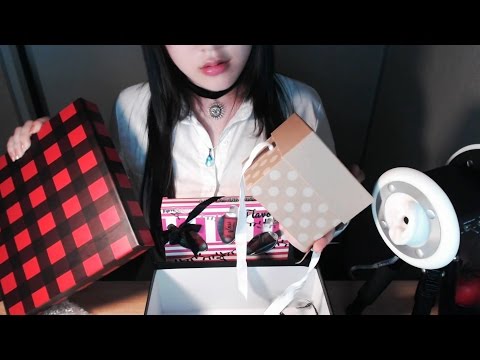 English ASMR Unboxing gift from US friend and free talking! XD 미국인 친구에게 받은 선물개봉 :)