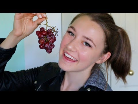 ASMR - Eating Sounds ♡ (Crunchy grapes, strawberries, cashews, chips) + leather sounds