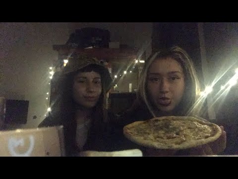 Comiendo pizza con la Flo Asmr Chile❤️