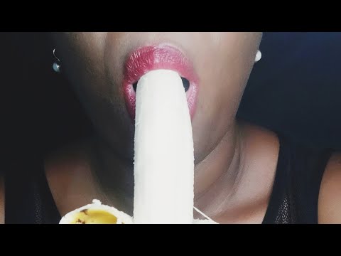 ASMR Comiendo banana 🍌 sonidos de boca 👄👂😴 luna 🌙 asmr dulces sueños 💤🧚🏾‍♀️