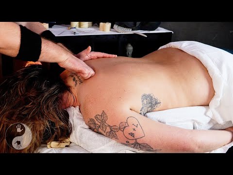 Fall Asleep Instantly with This “Deeply Relaxing” Back Massage....[ASMR[No Talking]
