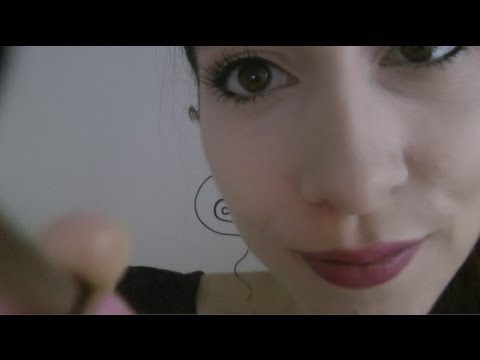 ASMR short - Gum chewing, brushing your face and tapping ;)