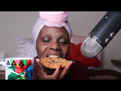TRIPLE CHOCOLATE FREAKING ARBY'S SALTED CARAMEL CHOCOLATE CHIPS ASMR EATING SOUNDS