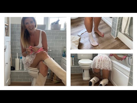 Cleaning The Bathroom - Clean With Me Scrubbing and Wiping - Housewife Chores