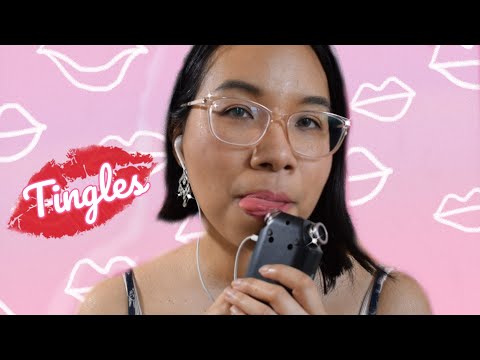 ASMR LIP LICKING & TONGUE SOUNDS (+ Whispers) 😝👄 [Ear to Ear]
