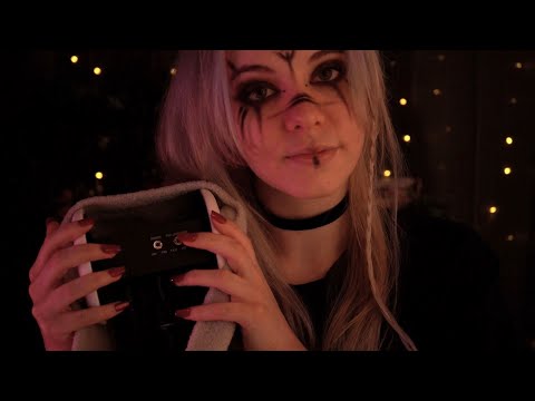 ASMR | cozy scratchy Ear Attention & Whispering - Ambience, Personal Attention