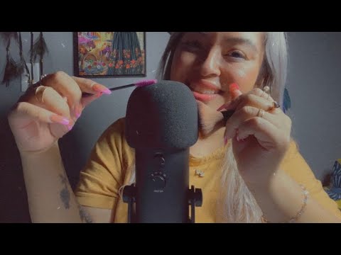ASMR| Tingly microphone sounds- brushing, scratching & gum chewing