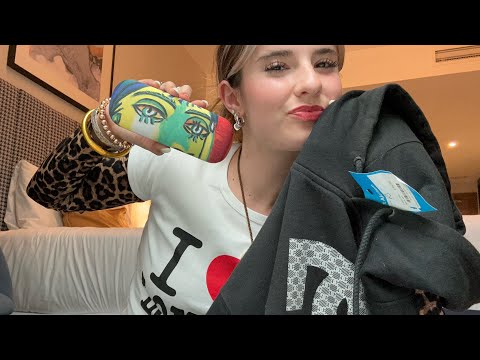 [ASMR] HAUL FROM PARIS & LONDON 🇫🇷🇬🇧 (tapping+scratching)