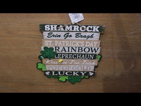ASMR ST PATRICKS WALL DECOR TRIGGERS/SCRATCHING/TAPPING/CHEWING GUM