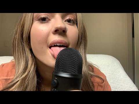 ASMR| RELAXING MOUTH TRIGGERS IN YOUR EARS! TONGUE SWIRLING YOUR EARS