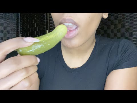 ASMR CHEW | WET MOUTH SOUNDS | SNACK TIME WITH ME 🥒🍇💦👅