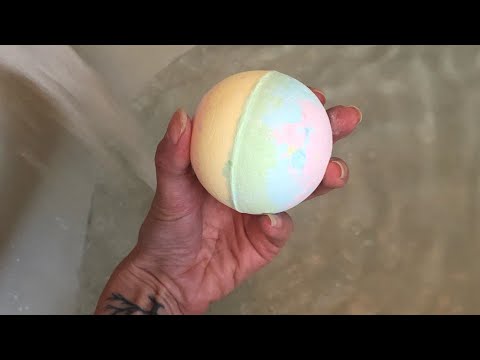 Asmr bath bomb 🧼 and water sounds (fizzy and sudsy)