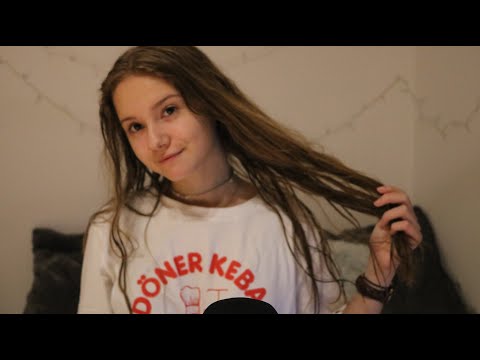 [ASMR] Brushing my wet hair and talking (a loooot)!