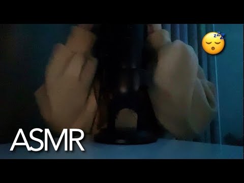 ASMR : papouilles + déclencheurs ( tapping, mouth sounds, moumoute... )