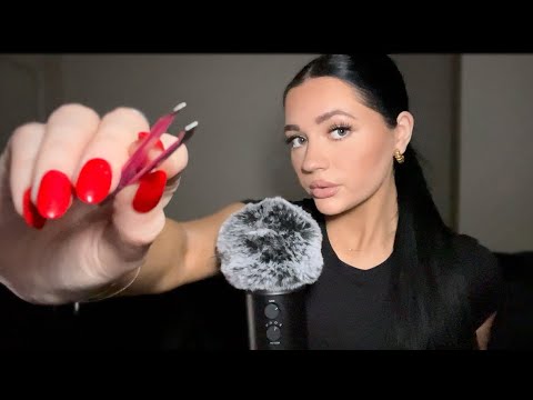 ASMR| DOING YOUR EYEBROWS (RELAXING FRIEND ROLEPLAY)