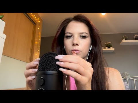 1 Minute Spiders Crawling Up Your Back ASMR 💞