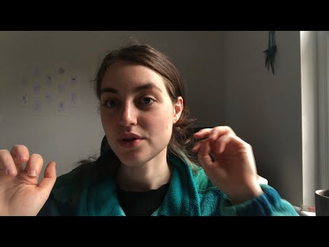 ASMR| whisper ramble with light tapping and hand movements✨