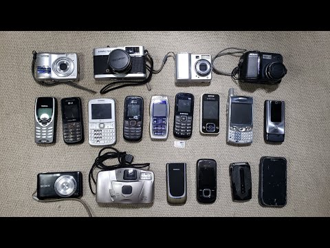 ASMR mostrando celulares e câmeras antigas