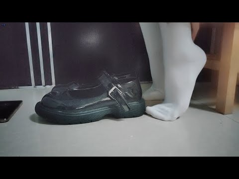[清影ASMR]白袜和JK小皮鞋的摩擦敲击音 露脚~