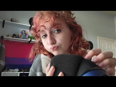 ASMR// MIC SCRATCHING AND MOUTH SOUNDS *very tingly*