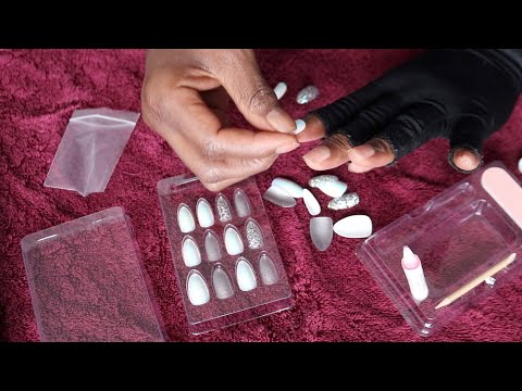 CLEAR SPARKLEY ARDELL PRESS ON NAILS ASMR CHEWING GUM
