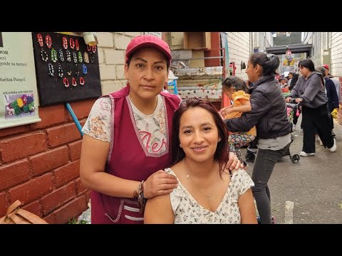 ASMR Maritza performs spiritual cleansing for Marianela in the market