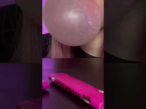 Pink or blue? 💗💙 #bubblegum #blowingbubbles