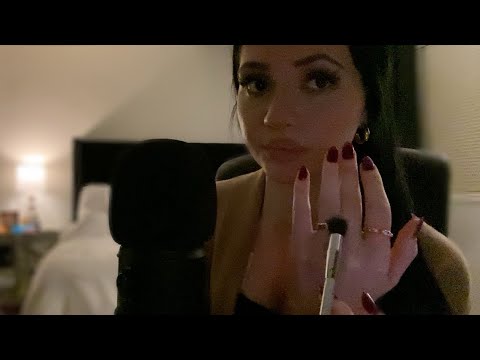 ASMR| HAND BRUSHING/TRACING WITH JEWELRY SOUNDS