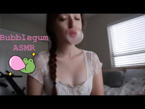 ASMR bubblegum chewing + blowing bubbles🫧🩷