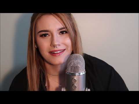 ASMR |CHIT CHAT - Tapping on different things + mouth sounds + mic brushing