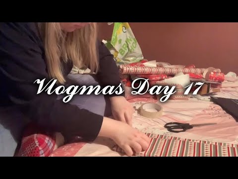 (Not ASMR) Vlogmas Day 17 - 2020 | Stocking Fillers & Wrapping Presents