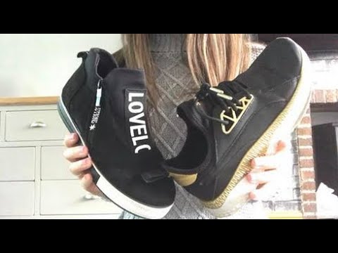 ASMR Shoe tapping and scratching!