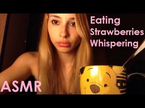 ASMR Whispering and Eating Sounds (Ita)