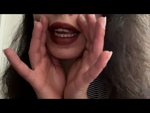 ASMR - Mouth Sounds + hand mouvements
