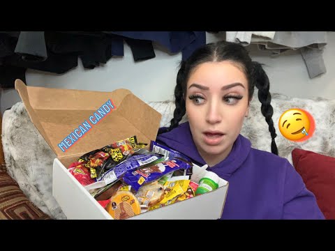 ASMR- Trying Mexican candy for the first time !! 🇲🇽🍬(eating sounds, whispering)