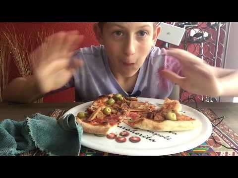 ASMR EATING: TURKISH PIZZA HAM&CHEESE!