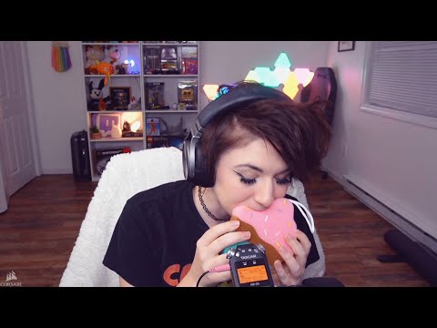 ASMR variety pack #11 🌸 ear eating 🌸 bristles 🌸 plastic wrap 🌸 ear cleaning 🌸 scraping/tapping